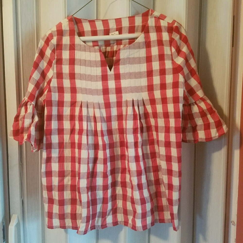 Red and ivory checkered short sleeve top